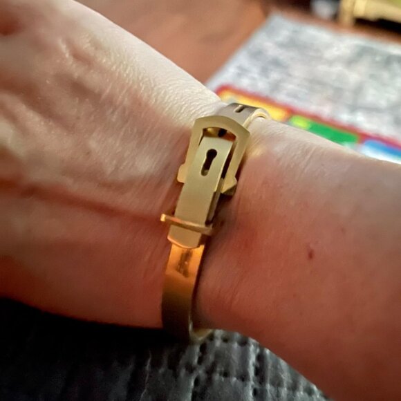 Neiman Marcus 18k Gold Plated Stainless Steel Roman Twisted Cuff Bracelet - Picture 1 of 4